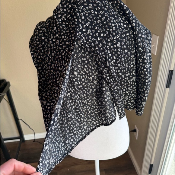 GapBlack Floral Spaghetti Strap Dress with slit - Picture 5 of 6